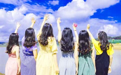 老年人打篮球时应如何进行适当的力量训练?_2